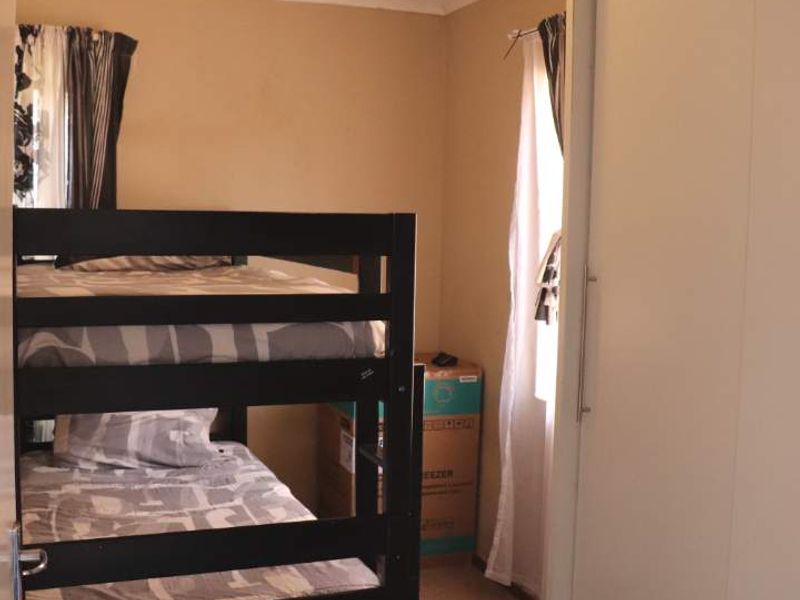 Townhouse for sale in Protea Glen Estates - Photo 9