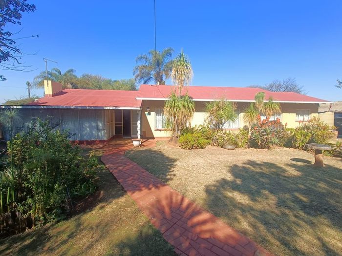 Property #2399425, House Pending Sale in Valhalla