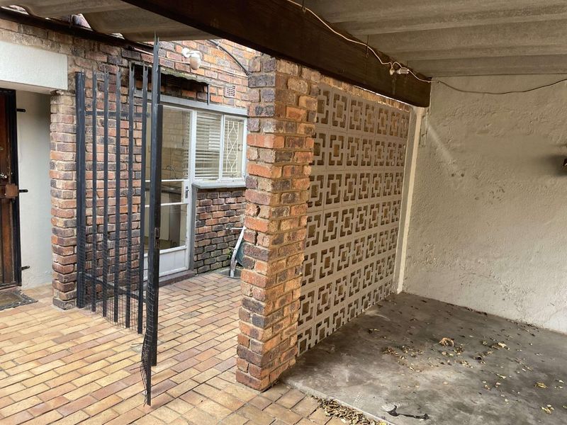 Three Bedroom Duplex to Rent in Crystal Park Mews, Benoni - Photo 3