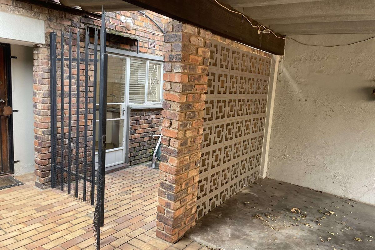 Three Bedroom Duplex to Rent in Crystal Park Mews, Benoni - Photo 3