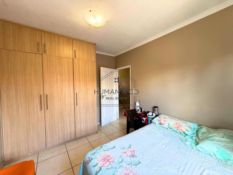 Modern 3-bedroom townhouse in town center - Photo 10