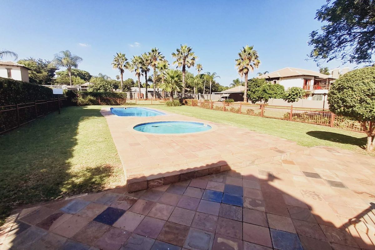"Your Dream Home Awaits: 2-Bedroom Apartment in Melodie Waters" - Photo 3
