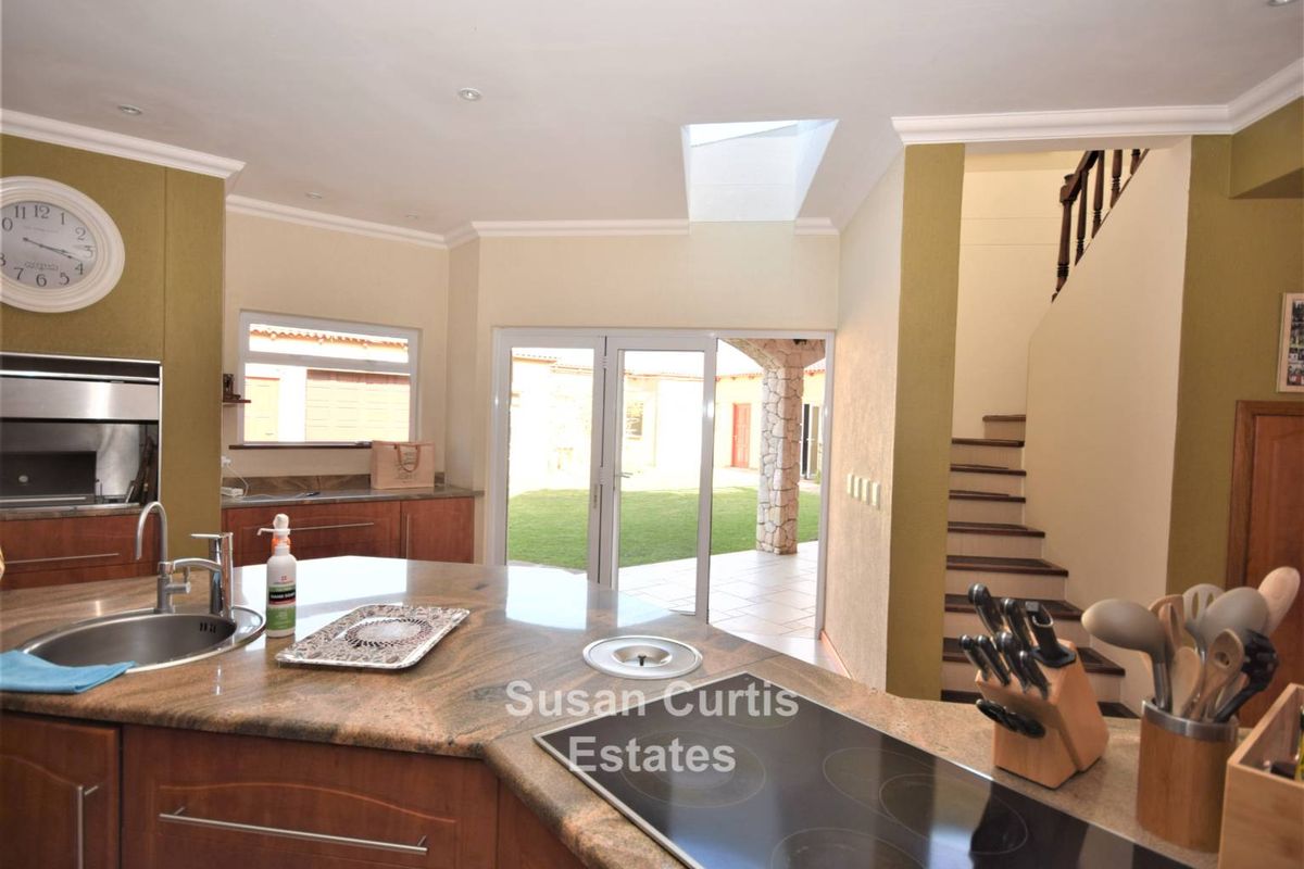 Executives Mansion - Photo 4