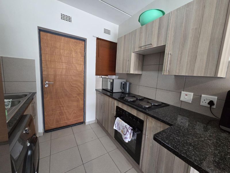 Neat As A Pin! - Photo 5