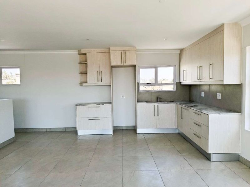 4 Bedroom Modern Coastal Home for Sale – Swakopmund - Photo 3