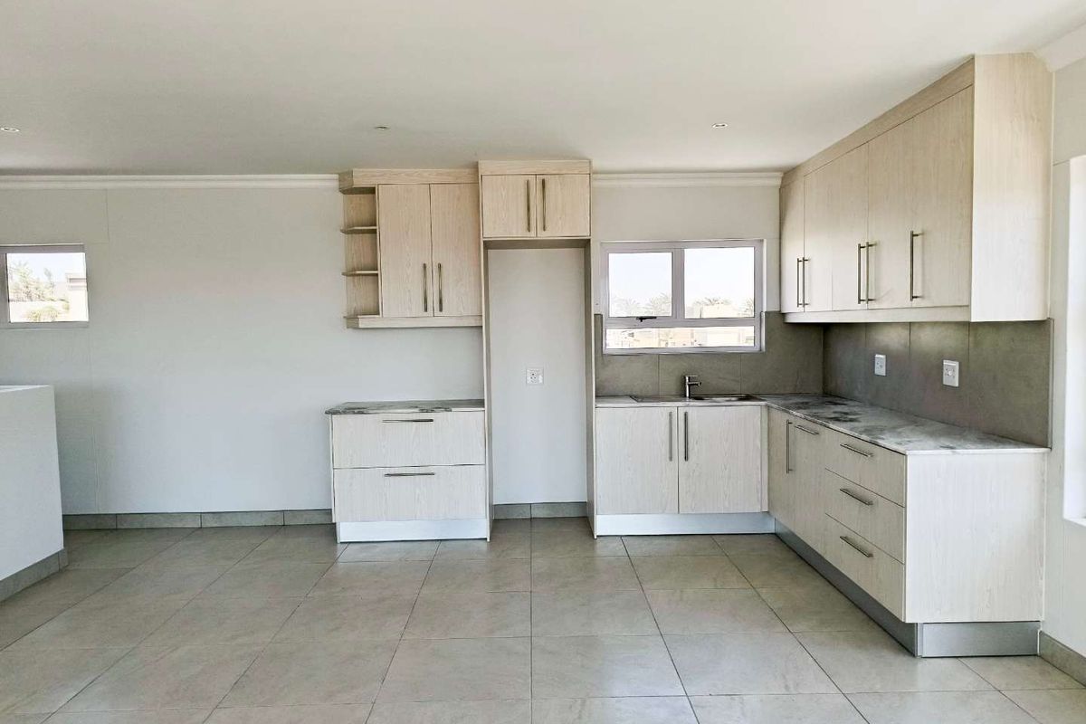 4 Bedroom Modern Coastal Home for Sale – Swakopmund - Photo 3