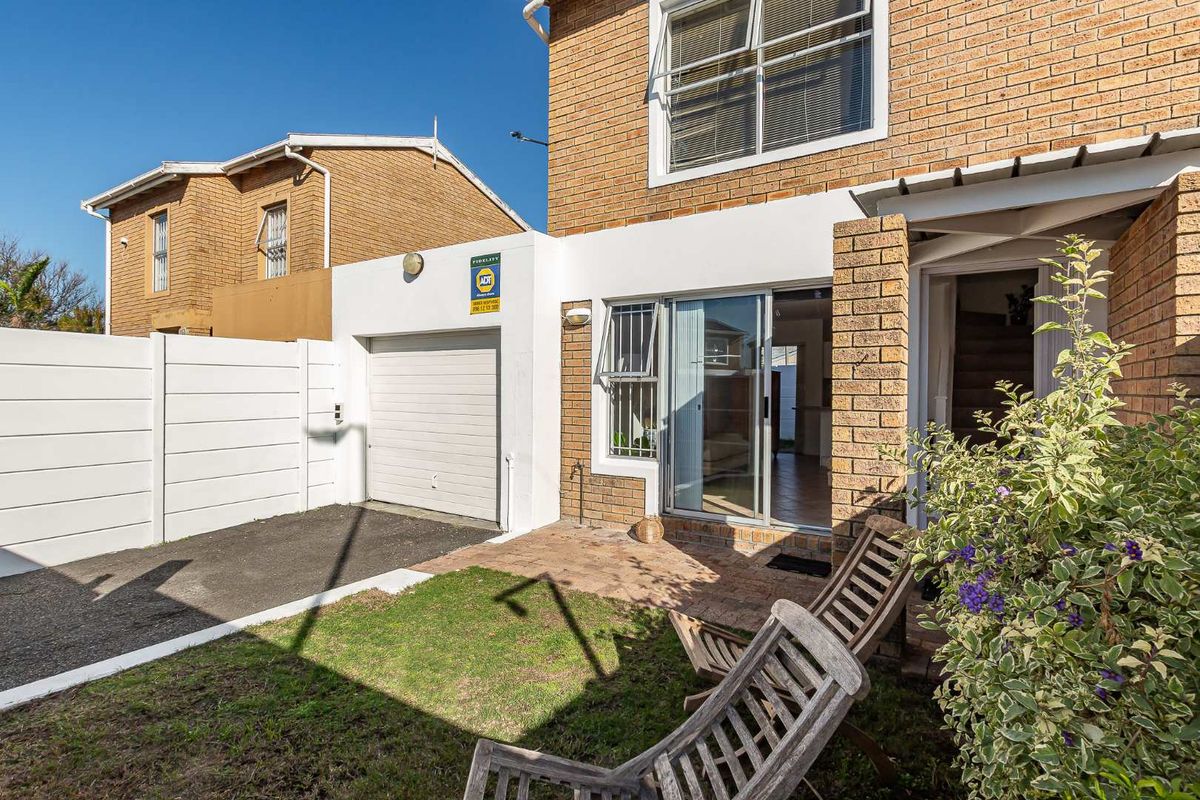 Elegant Double-Storey Living in a Secure, Sought-After Setting - Photo 3