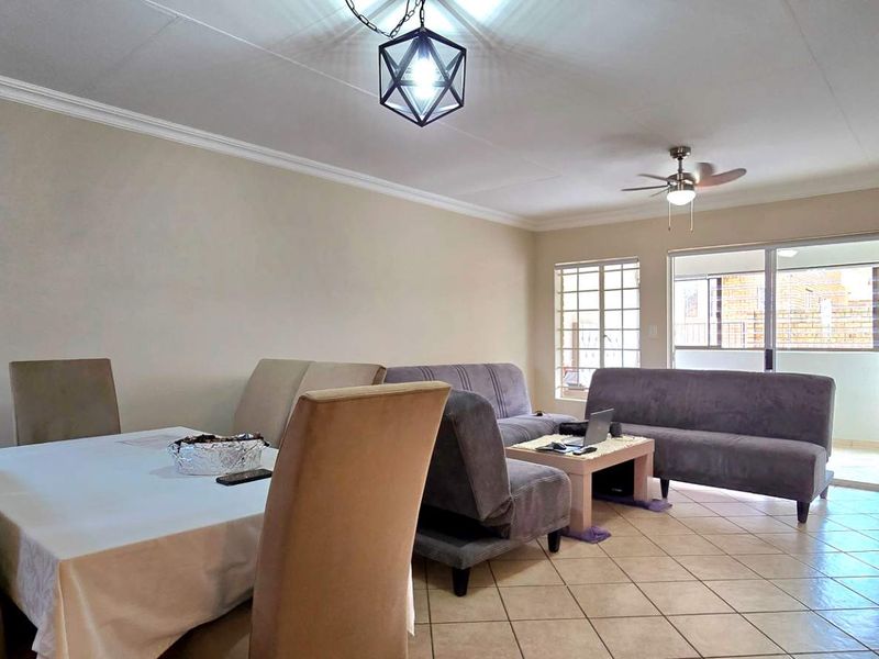 Modern 3 Bedroom First-Floor Lock-Up-and-Go in The Wilds Estate - Photo 3