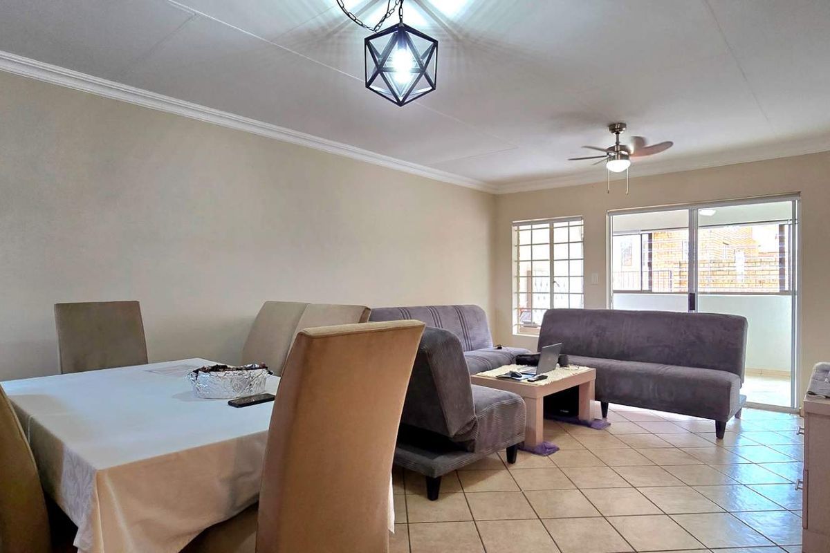 Modern 3 Bedroom First-Floor Lock-Up-and-Go in The Wilds Estate - Photo 3