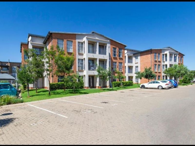 2 Bedroom Apartment - Photo 2