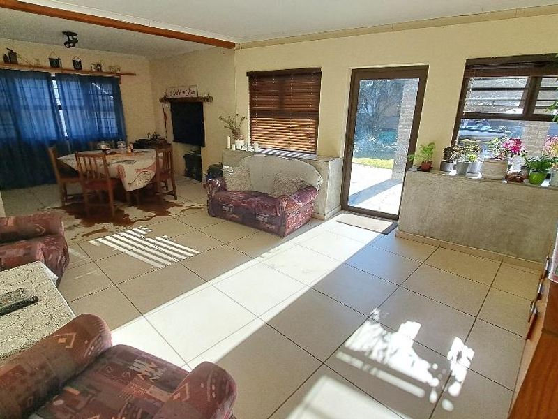 Spacious home on large plot close to Duneside School and Dunes Mall - Photo 4