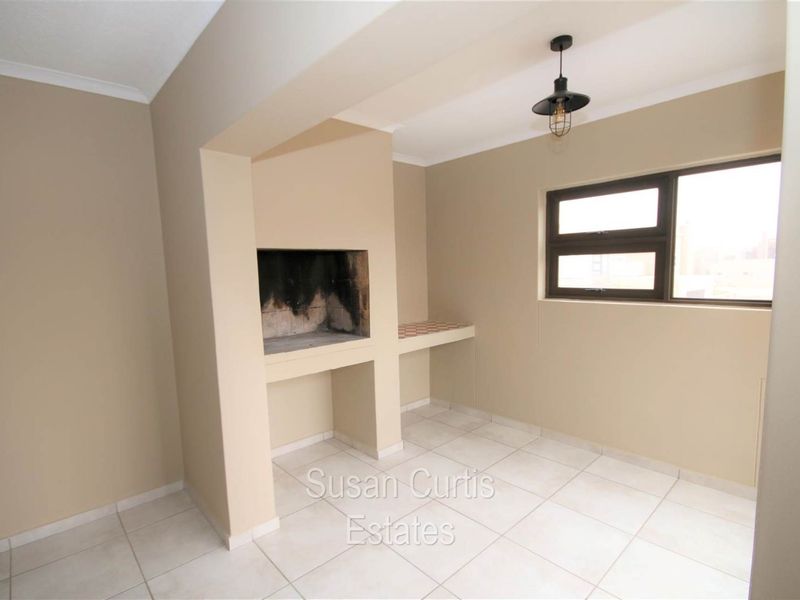 3 bedrooms Townhouse in Long Beach - Photo 3