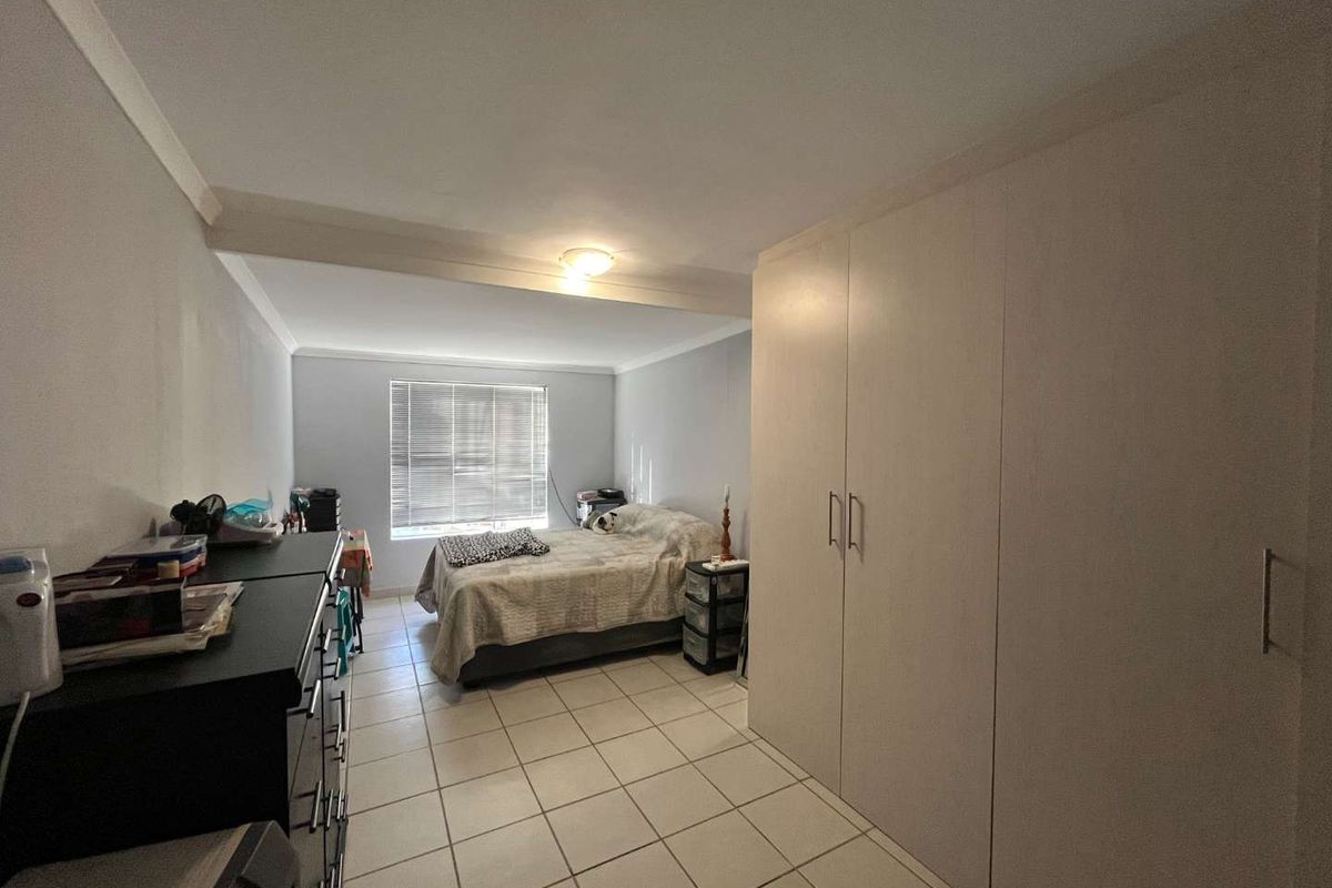 Lovely Renovated Flat – Perfect Investment Opportunity - Photo 5