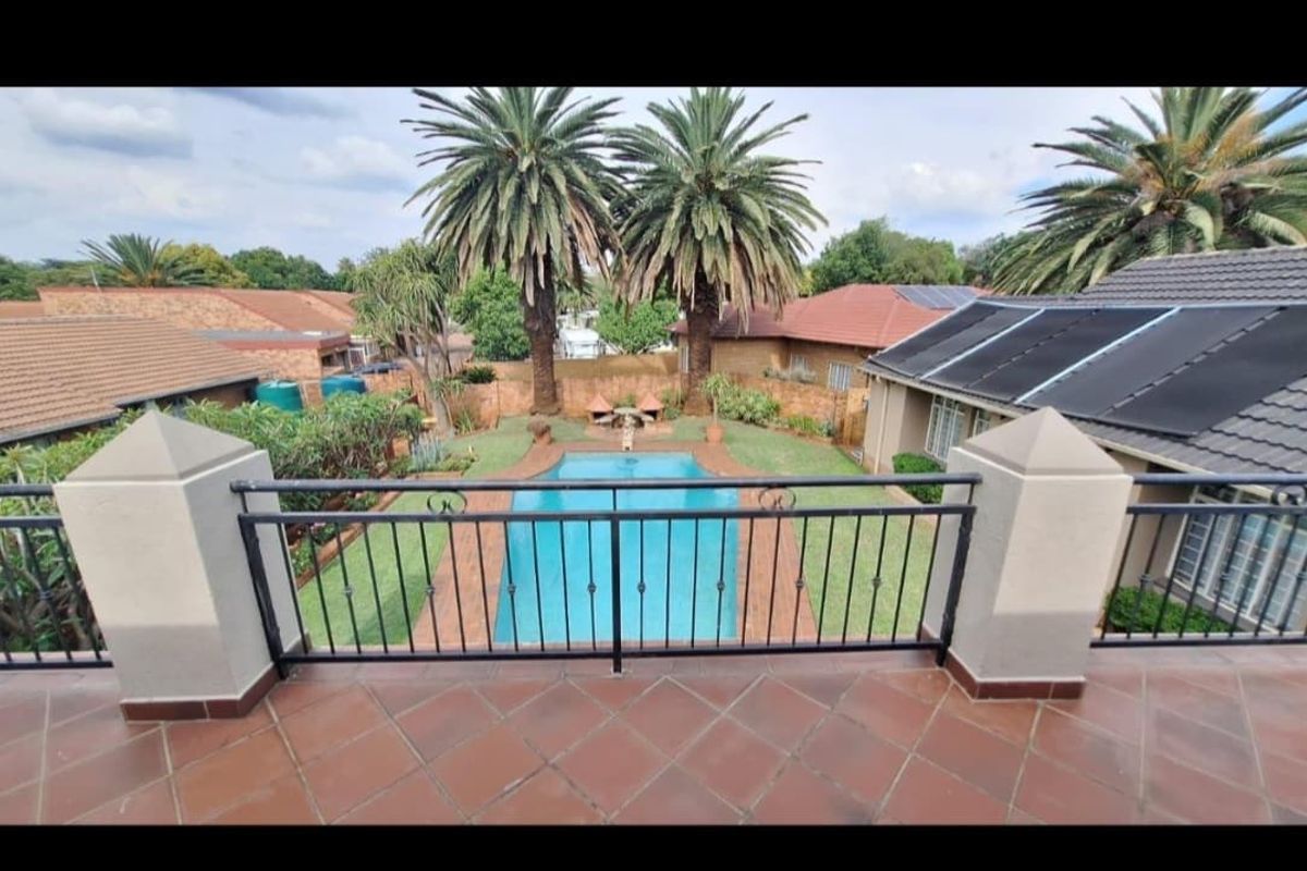 7 Bedroom House for Sale! - Photo 2