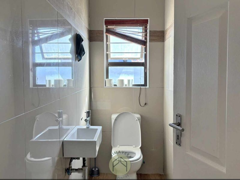 4 Bedroom Double-Storey House FOR SALE in Mile 4 Ext. 1, Swakopmund - Photo 3