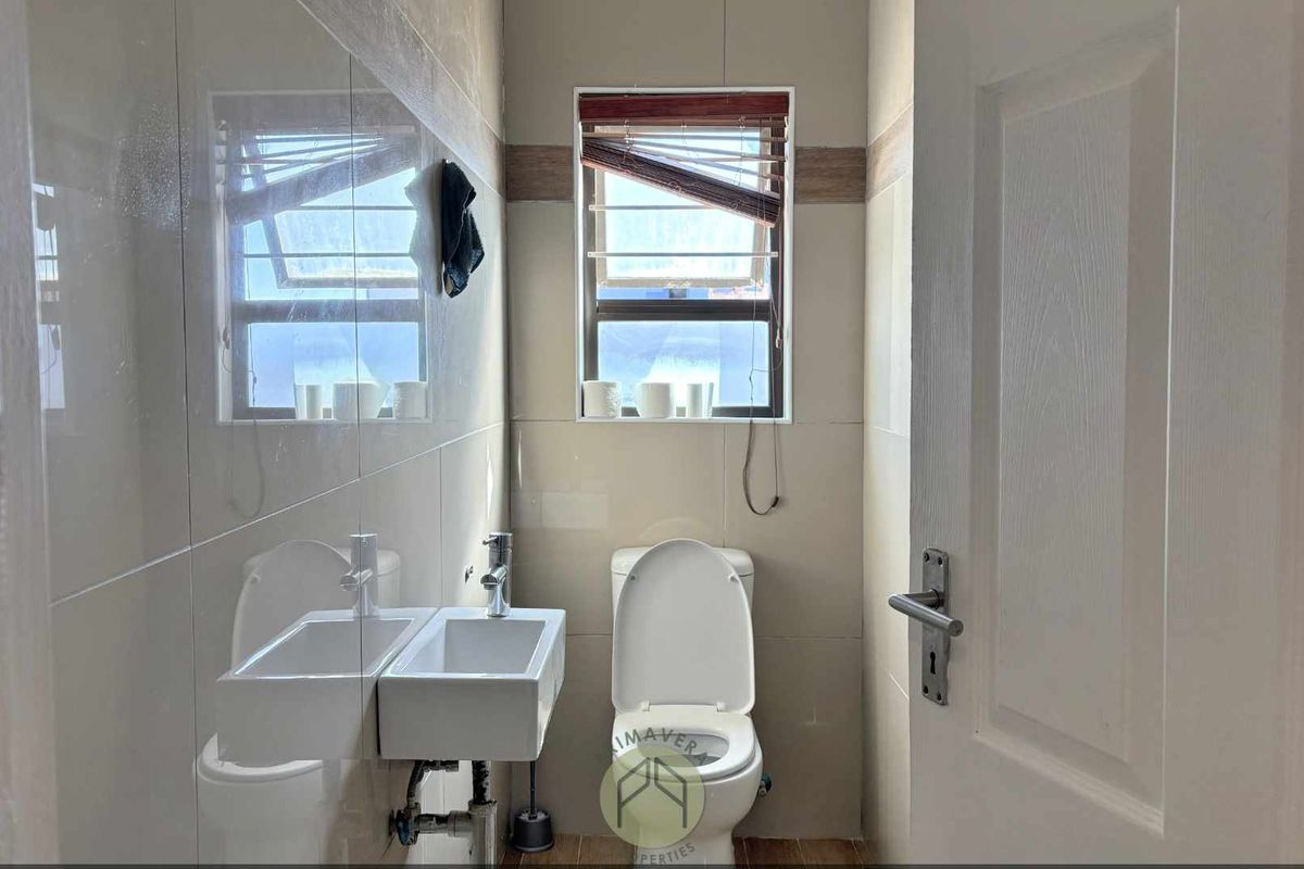 4 Bedroom Double-Storey House FOR SALE in Mile 4 Ext. 1, Swakopmund - Photo 3