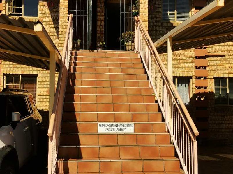 Your Perfect First Floor Home with Modern Amenities - Photo 4