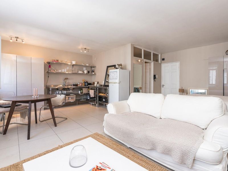Invest Smart: Airbnb friendly Studio Apartments in Cape Town's Hotspot! - Photo 8