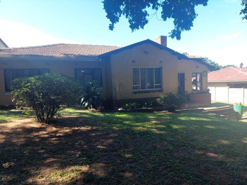 A most tempting buy in Yellowwood Park - Photo 2
