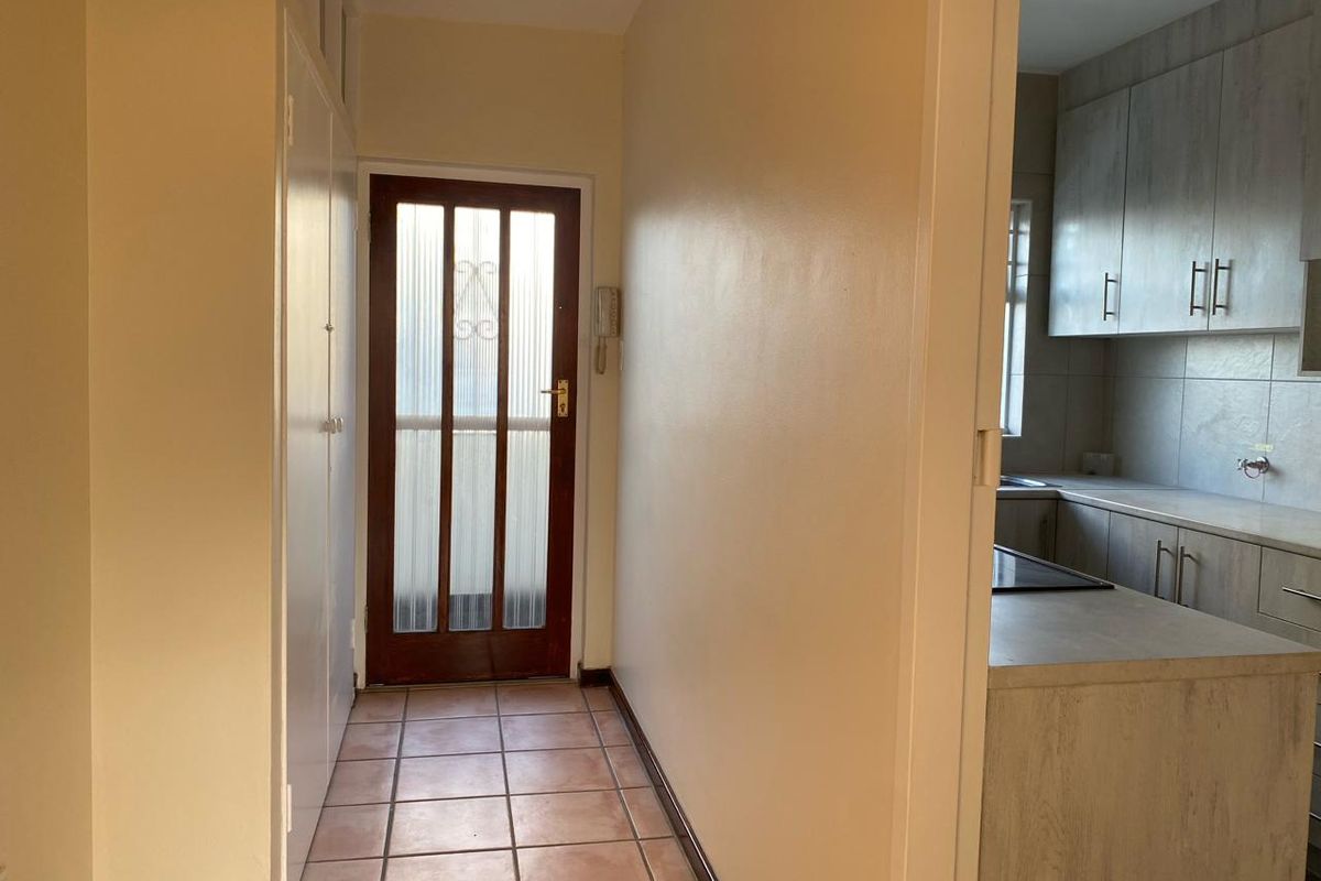 Two bedroom rental in Plumstead - Photo 5