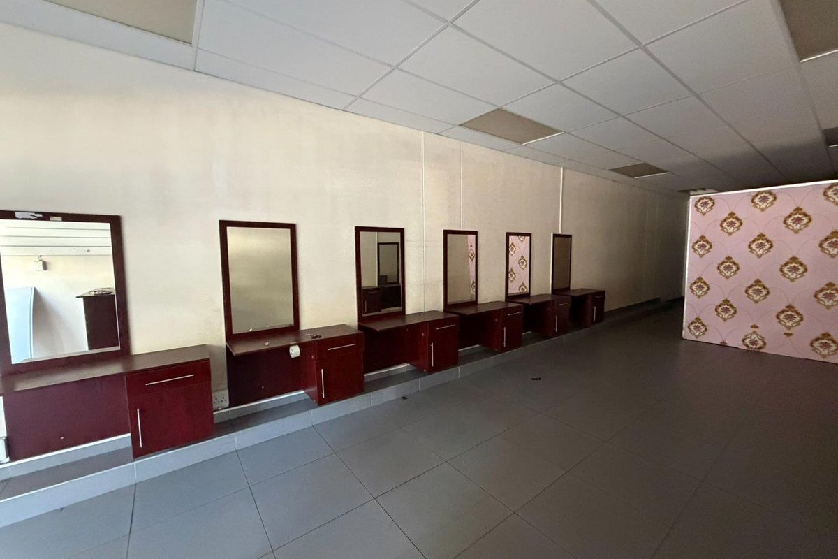70 Sqm RETAILS SPACE ON SPECIAL TO RENT IN PRETORIA FOR R 5999.00 PM AVAILABLE IMMEDIATELY. - Photo 4