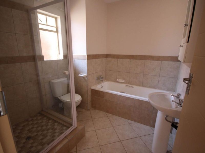 Live well in a great neighborhood - schedule a viewing! - Photo 9