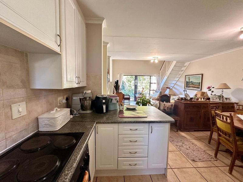 3 bed 2 bath loft cluster - Photo 8