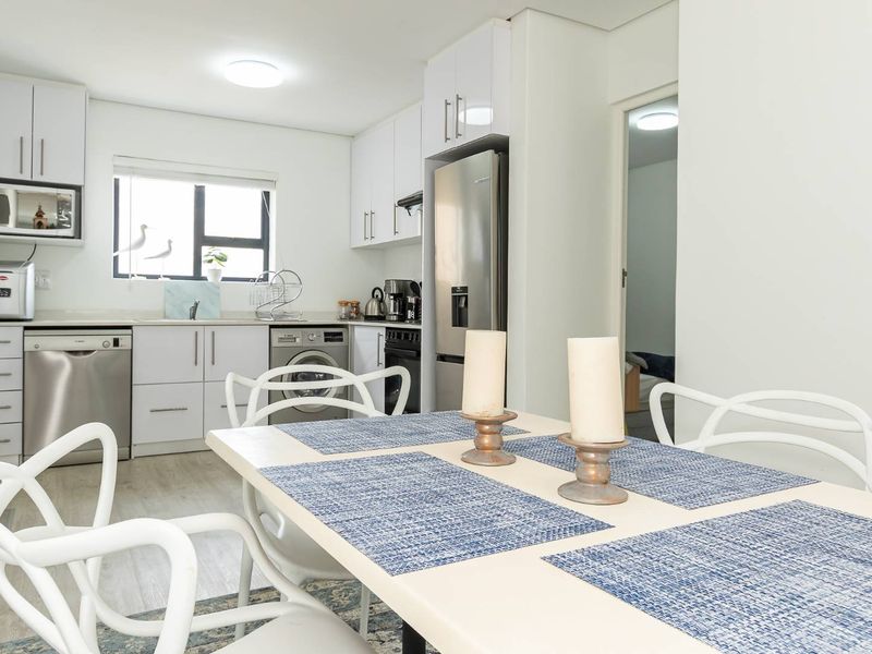 Modern Unfurnished  Apartment in Fish Hoek - Photo 6