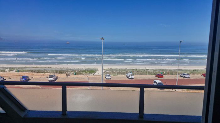 Property #2502719, Apartment Rental Monthly in Bloubergstrand