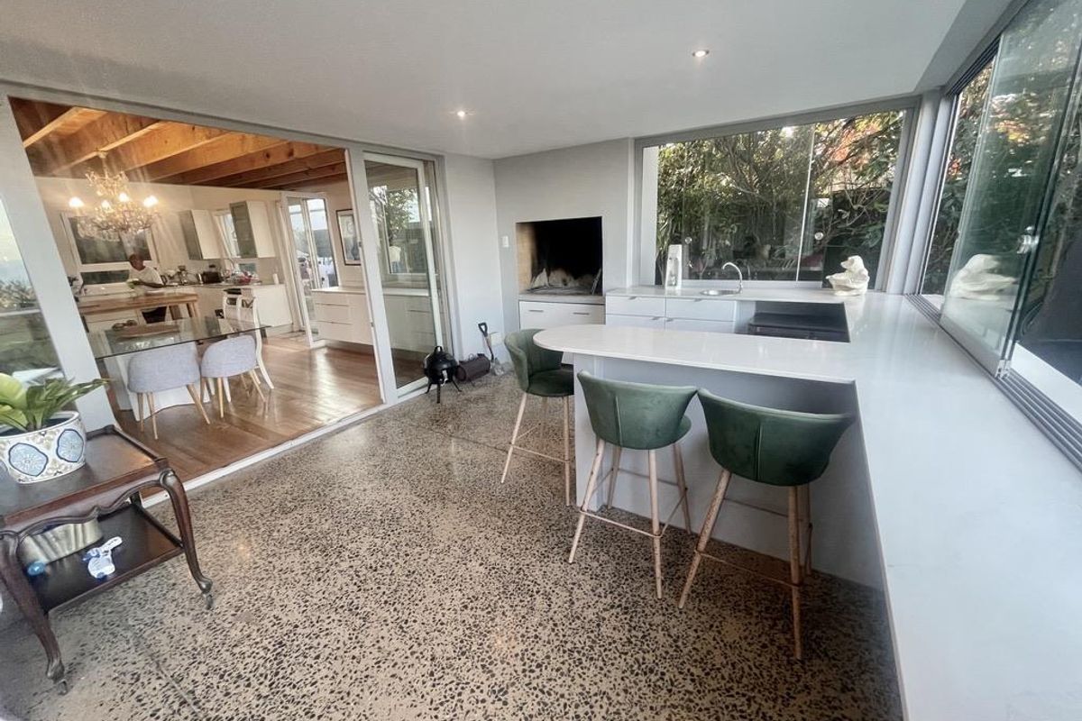 Hendra - Spectacular 4-Bedroom Coastal Home With Panoramic Sea Views - Photo 3