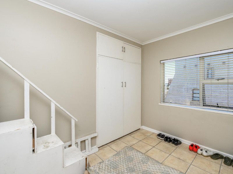 Serious Seller! A Rare Find! THREE Beds plus Garage and Parking close to Beach! - Photo 5