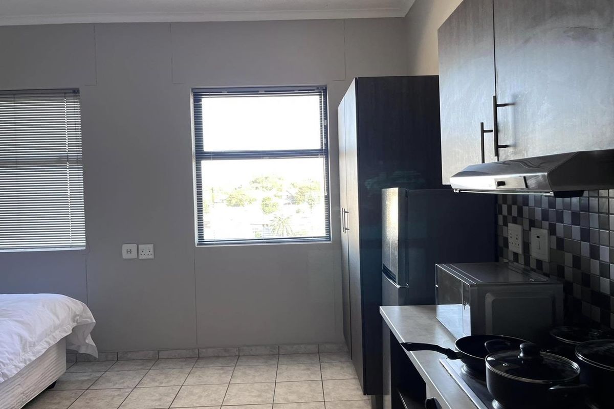 Fully furnished Bachelor flat available at Beethoven Heights - Photo 5
