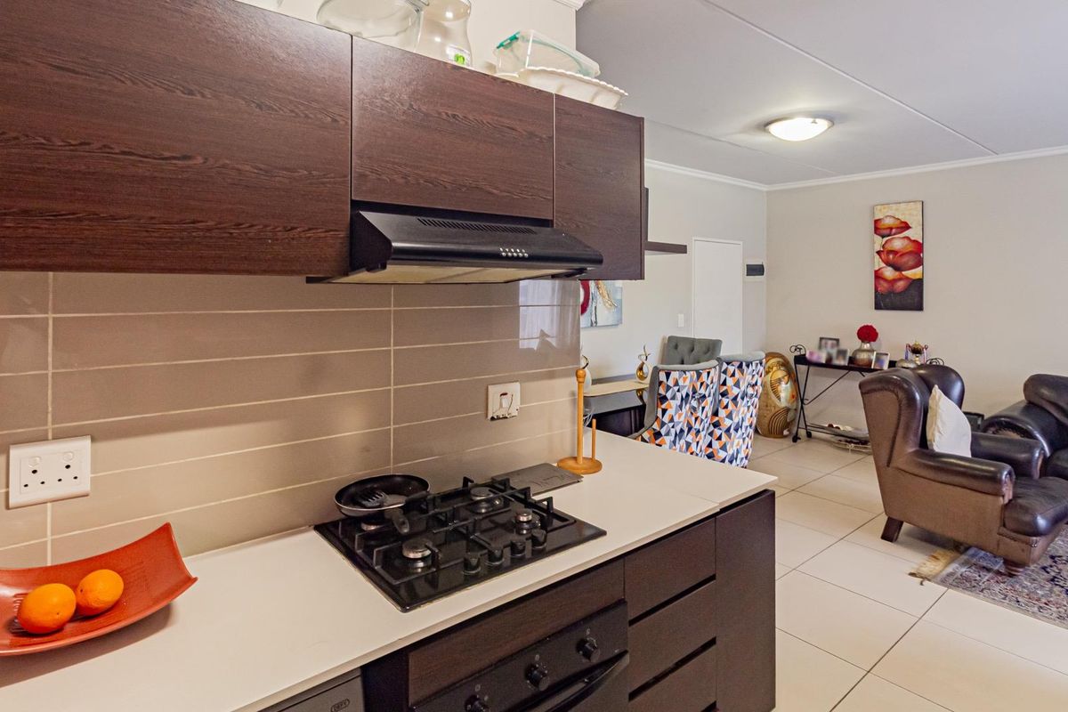 Spacious 3Bed, 2Bath for sale in Kylami - Photo 5