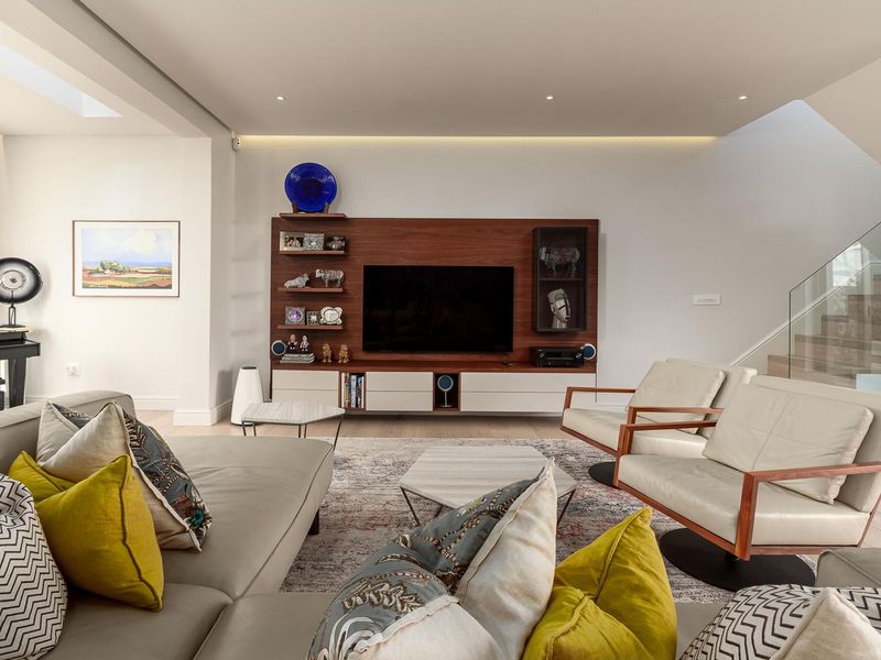 Stylish Furnished Triplex in Upper Kenilworth - Photo 6