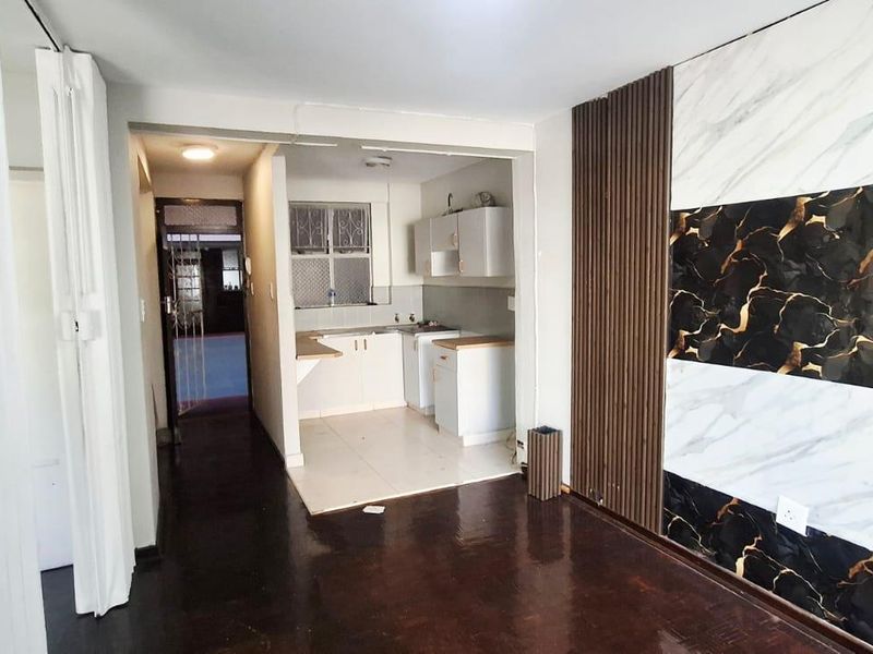 "Prime Location! Steps from Suncoast & Blue Waters Hotel" - Photo 3