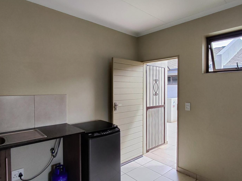 Two-bedroom apartment for Sale - Photo 4