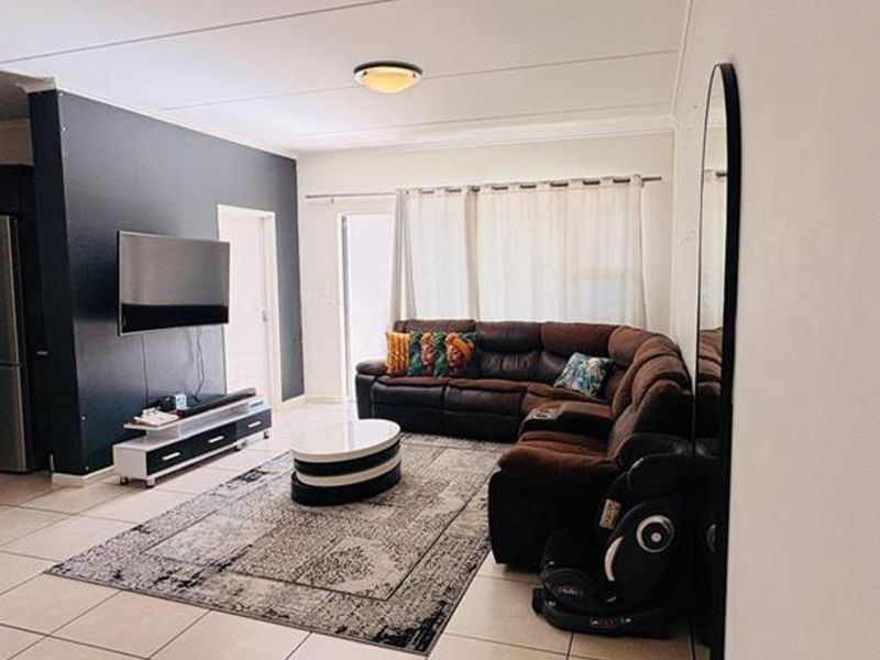 Modern 3 bedroom Apartment in Westlake Eco Estates on the first floor - Photo 2