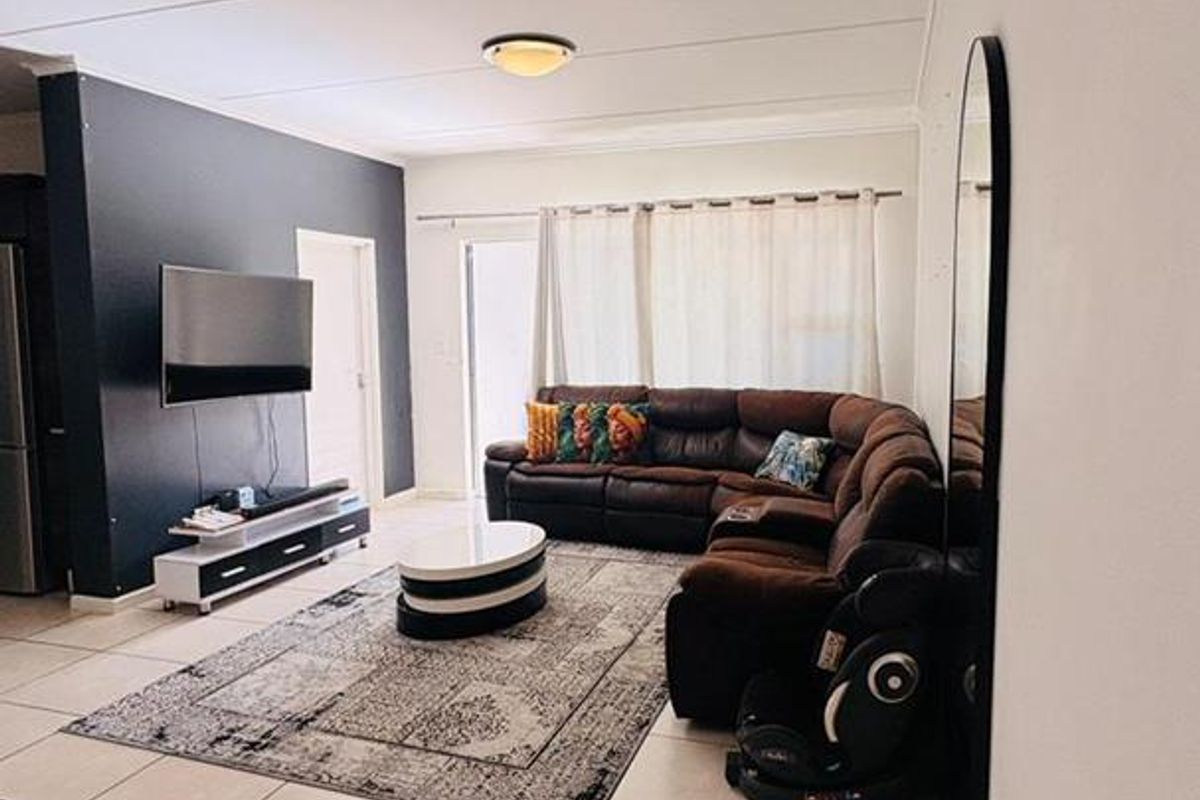 Modern 3 bedroom Apartment in Westlake Eco Estates on the first floor - Photo 2