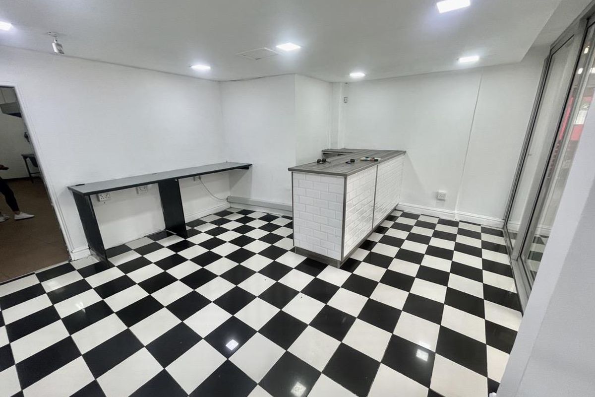 Hendra - Prime Retail / Restaurant Space To Let in Central Durban North - Photo 3