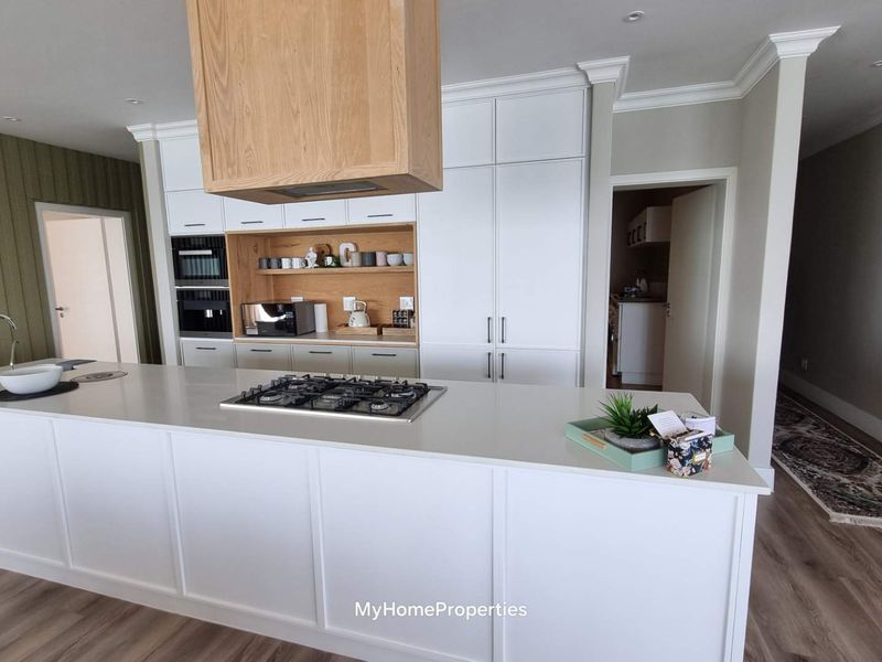 Sophisticated luxury penthouse with uninterrupted ocean views - Photo 7