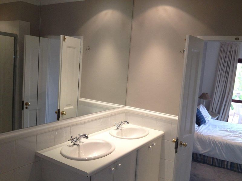 1 BED 1 BATH FULLY FURNISHED TOWNHOUSE SANDTON - Photo 6