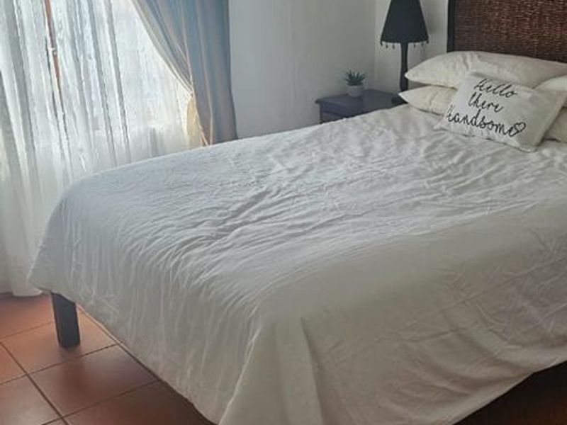 The Ideal Fully Furnished Coastal Escape – Three-Bedroom Holiday Home in Port Edward - Photo 10