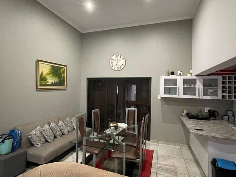 3 Bedroom House For Sale - Photo 5