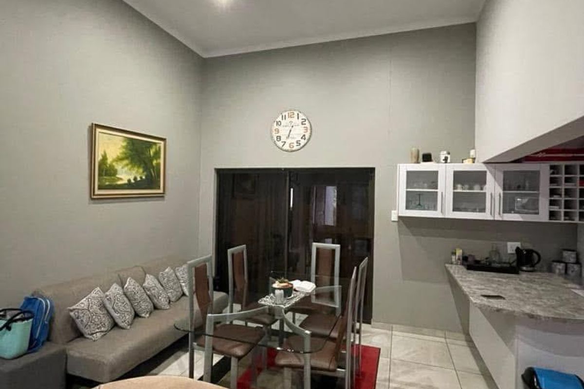 3 Bedroom House For Sale - Photo 5