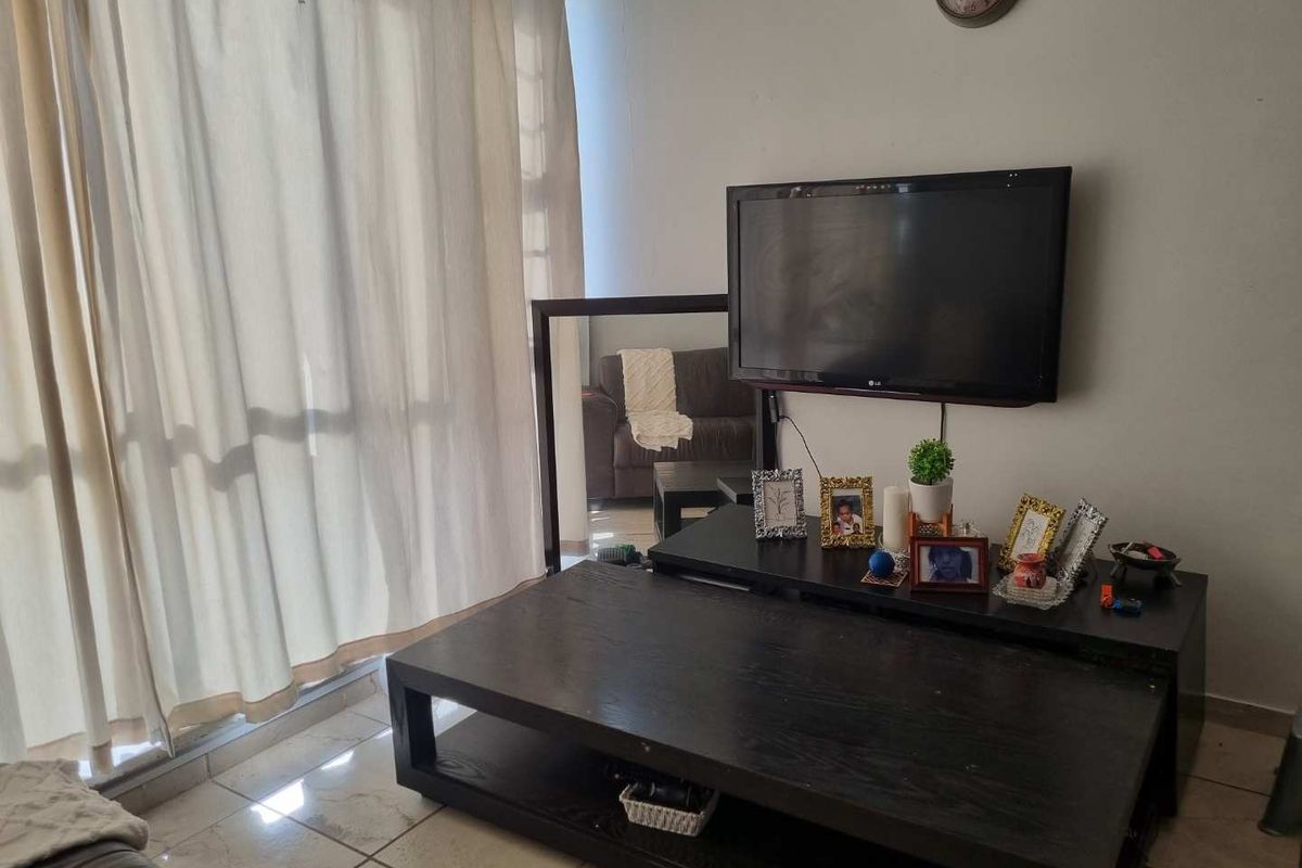 Stylish first floor Apartment in the heart of Amalinda - Photo 5