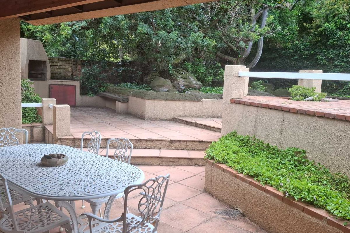 WELCOME HOME TO YOUR STYLISH FAMILY HOME IN SECURE AREA - Photo 2