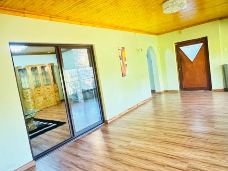 Freestanding House To Let - Photo 4