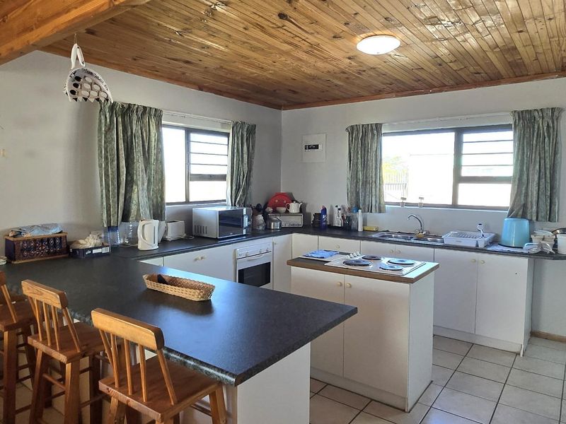 Sunshine, Space and Sea-breezes - Franskraal Style. - Photo 8