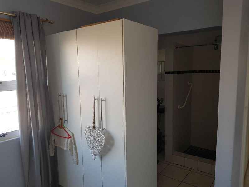 Long Beach Well Established Guest House - Photo 7