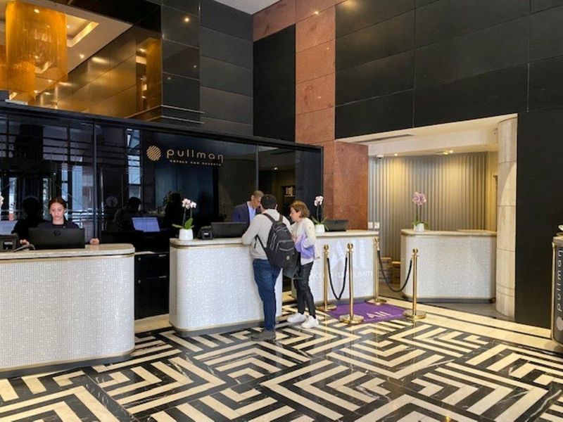 Elegant 2-Bedroom Apartment with Panoramic City Views - Photo 6